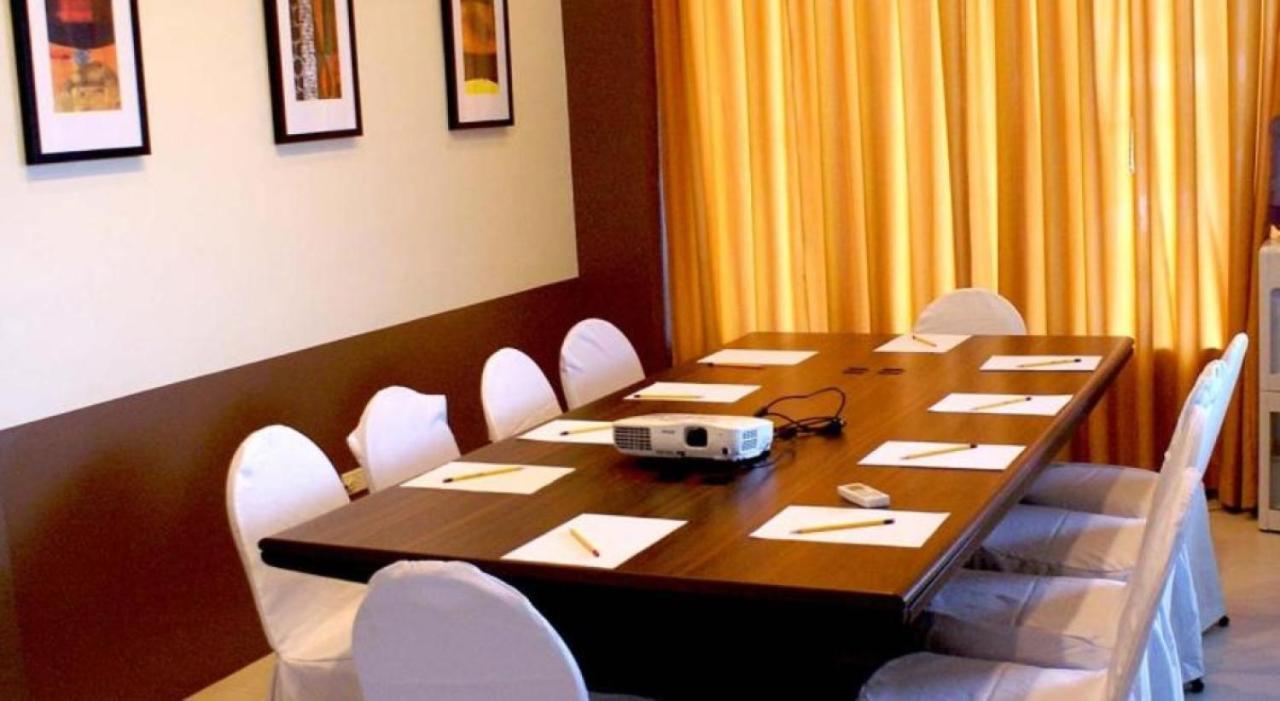 Alpa City Suites Hotel Cebu Екстер'єр фото