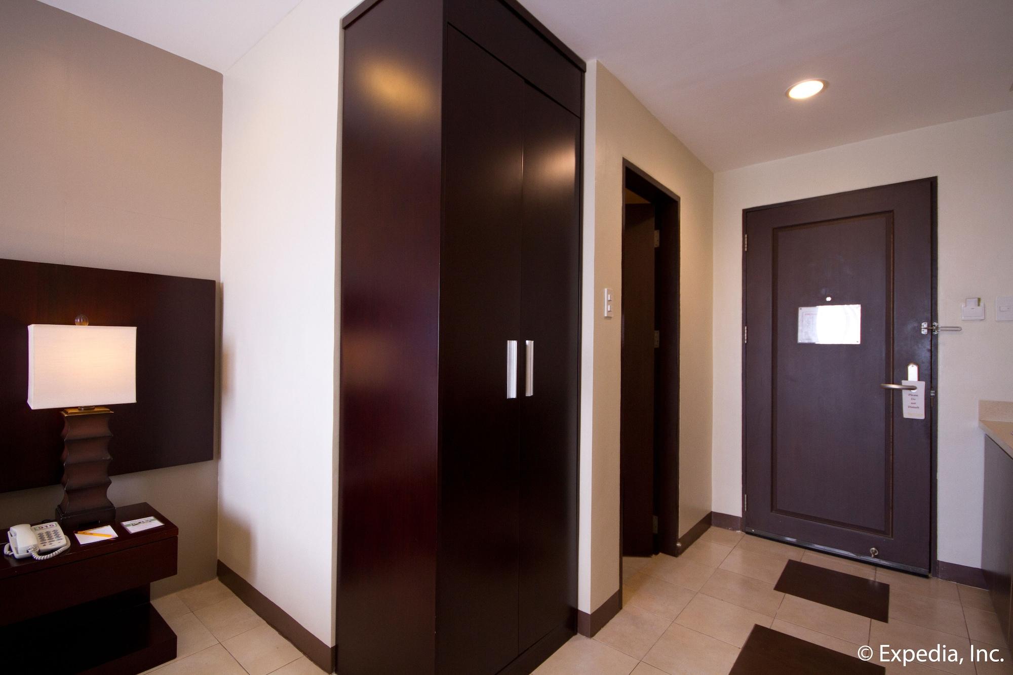 Alpa City Suites Hotel Cebu Екстер'єр фото